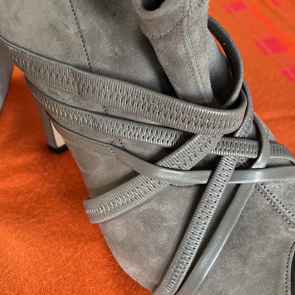 Dana Davis grey platfrom open toe 5” heels 👠👠. Made in Italy. - Picture 5 of 7